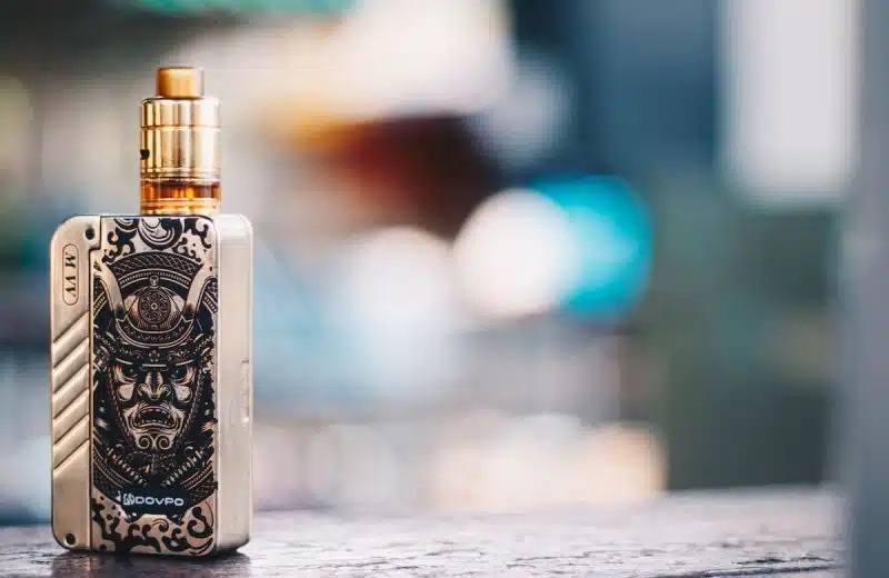 Les avantages et inconvénients de vapoter du liquide