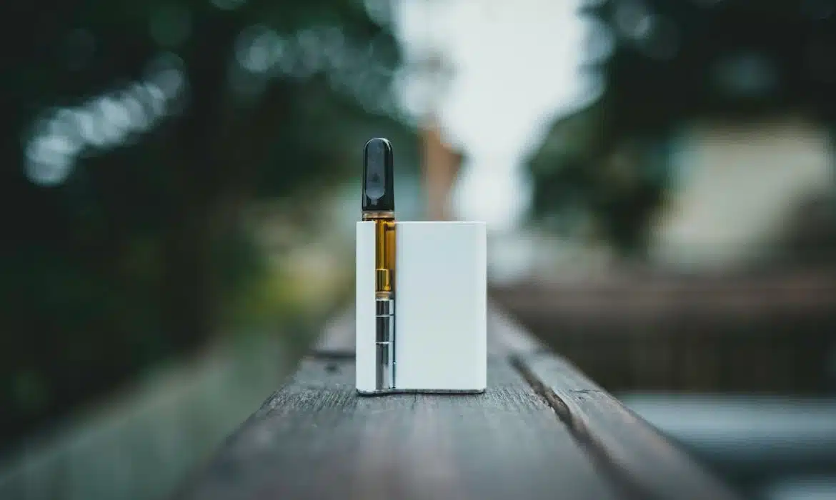 Cigarette électronique vs cigarette traditionnelle : quelles différences en termes de nocivité