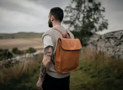 Les sacoches pour homme : le choix idéal pour transporter ses affaires avec classe
