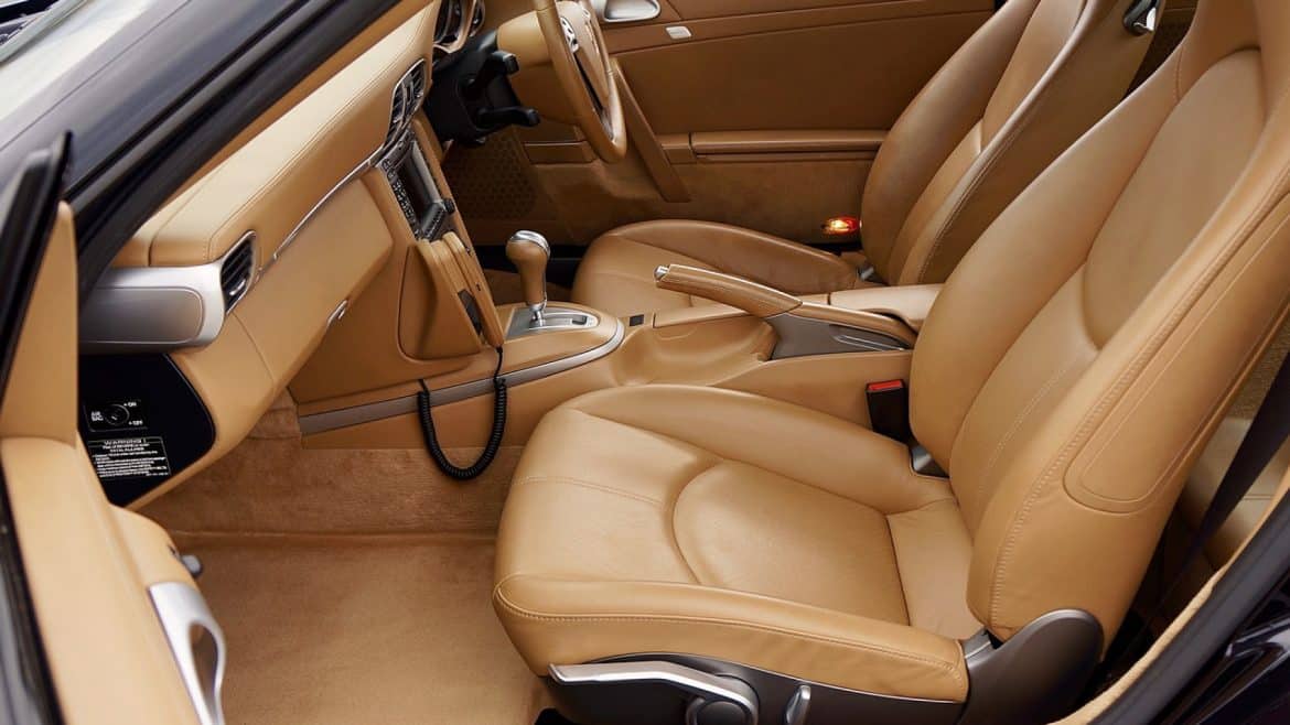 Comment faire appel à un créateur de housses pour voiture ?