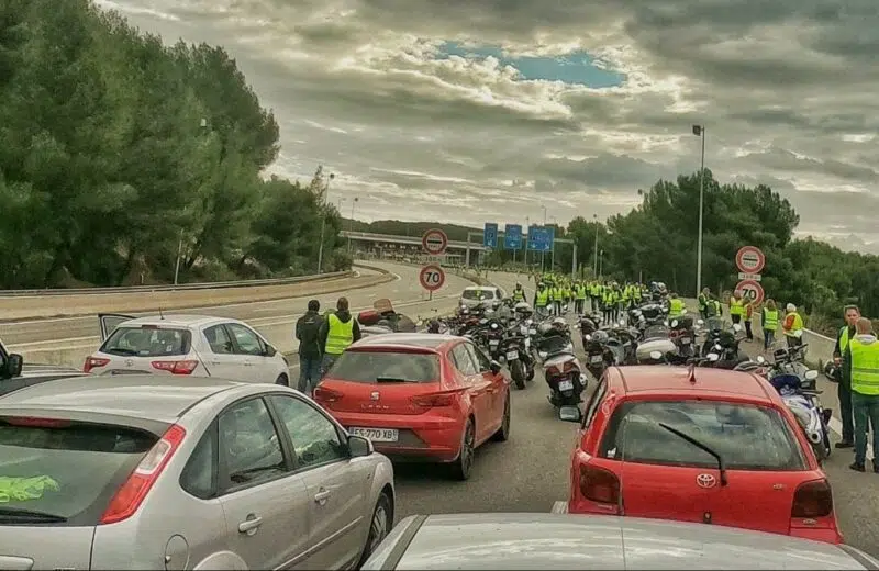 Gilets jaunes : des blocages à Marseille et à Avignon