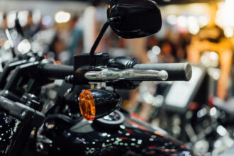 L’évolution des roadsters : de la machine brute à l’icône sportive moderne !