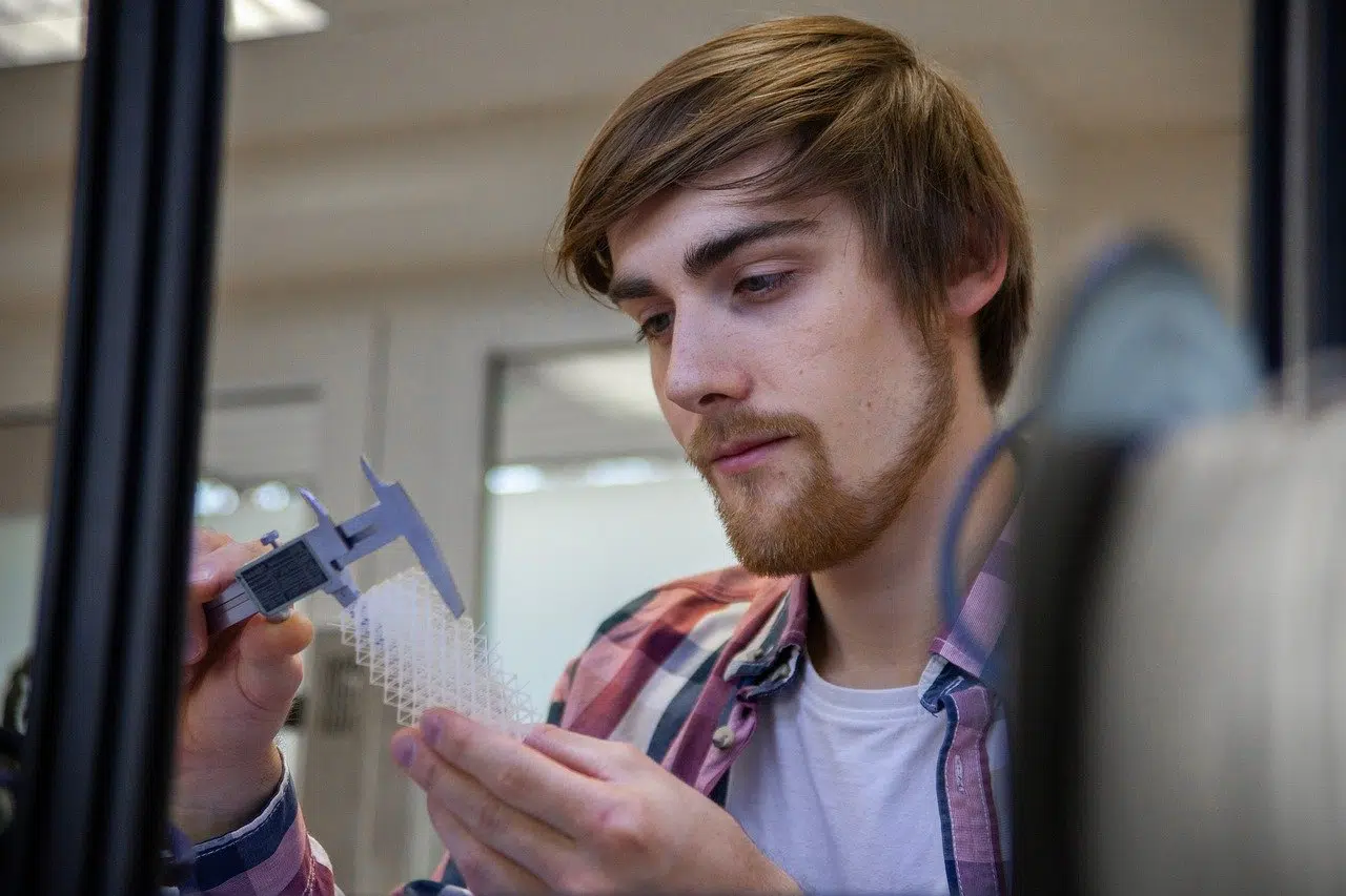 il teste l'impression 3D